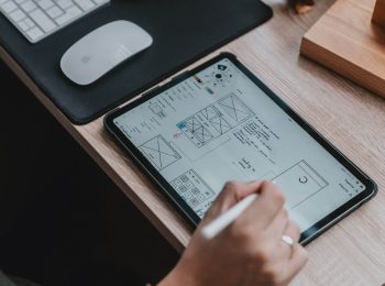 alvaro-reyes-KxVlKiqQObU-unsplash